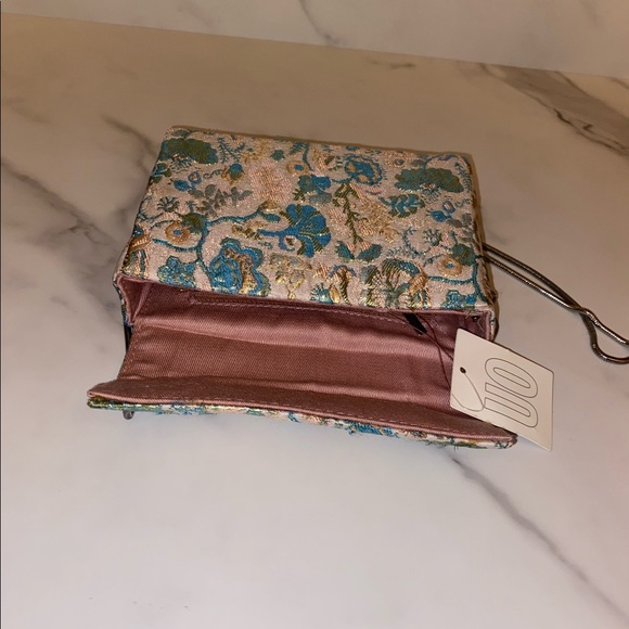 UO Gigi Mini Crossbody Bag - Picture 4 of 5